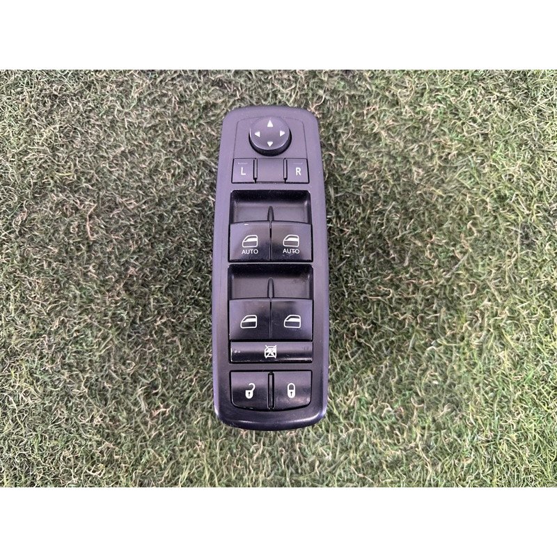 Блок кнопок стеклоподъемников (электрика / кнопки) Jeep Grand Cherokee WK2 2014 3.0 Diesel 68184802AA