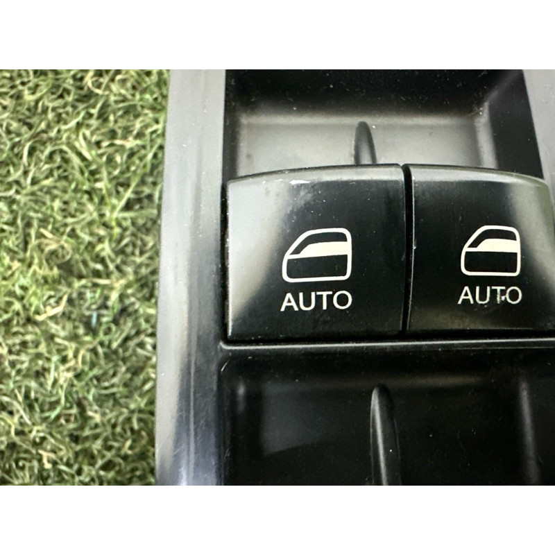 Блок кнопок стеклоподъемников (электрика / кнопки) Jeep Grand Cherokee WK2 2014 3.0 Diesel 68184802AA