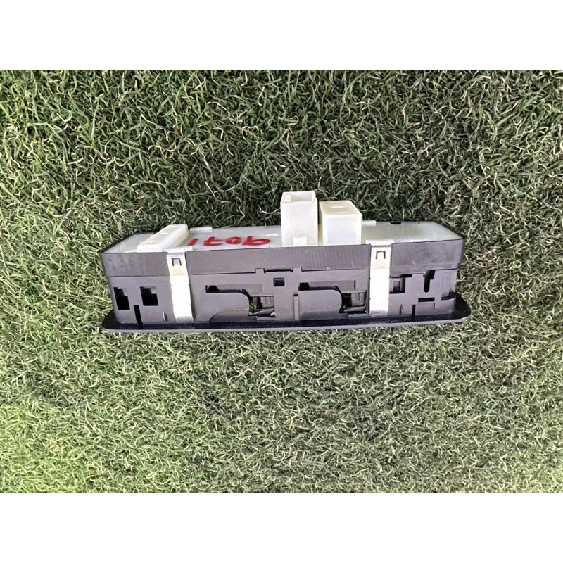 Блок кнопок стеклоподъемников (электрика / кнопки) Jeep Grand Cherokee WK2 2014 3.0 Diesel 68184802AA