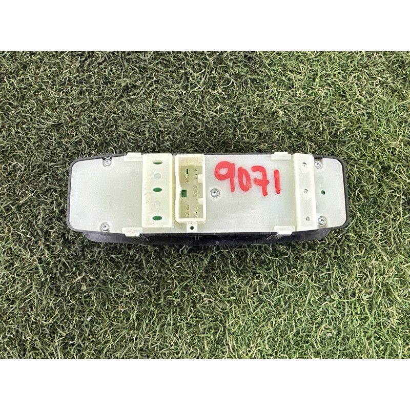 Блок кнопок стеклоподъемников (электрика / кнопки) Jeep Grand Cherokee WK2 2014 3.0 Diesel 68184802AA