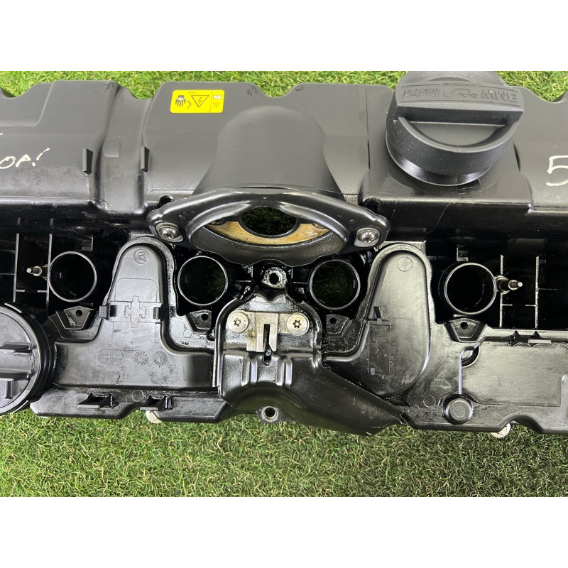 Кришка клапанів (двигун та елементи) BMW 5-series F10 2011 3.0 11127552281
