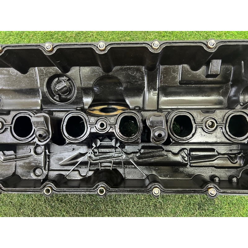 Кришка клапанів (двигун та елементи) BMW 5-series F10 2011 3.0 11127552281