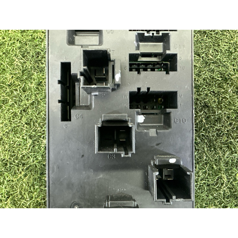 Блок предохранителей (электрика) LAND ROVER Range Rover L405 2016 5.0 LR085480