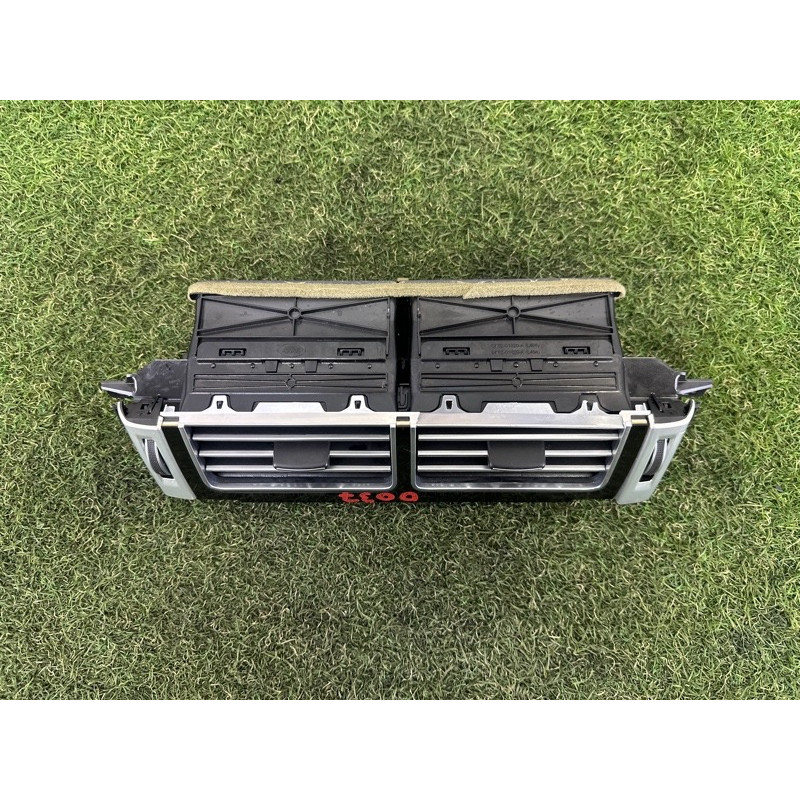 Центральный дефлектор салона (салон) LAND ROVER Range Rover L405 2016 5.0 LR070448