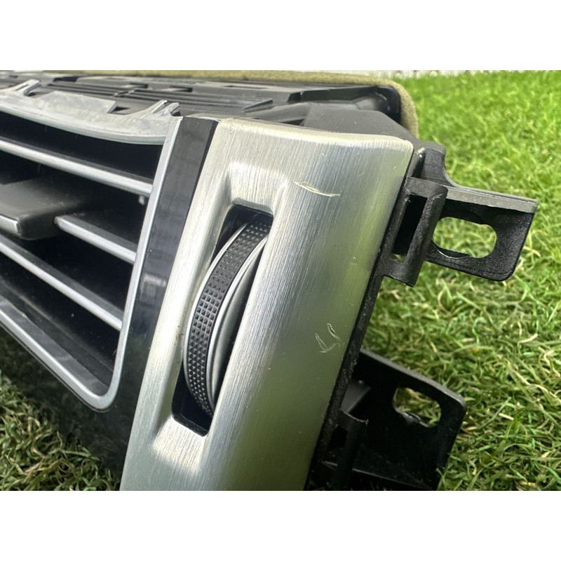 Центральный дефлектор салона (салон) LAND ROVER Range Rover L405 2016 5.0 LR070448