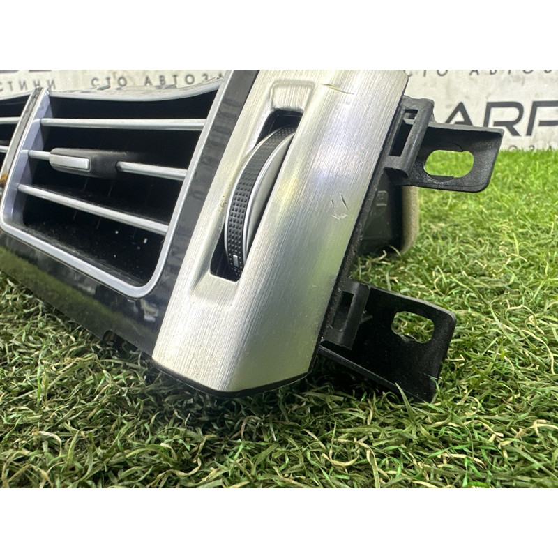 Центральный дефлектор салона (салон) LAND ROVER Range Rover L405 2016 5.0 LR070448