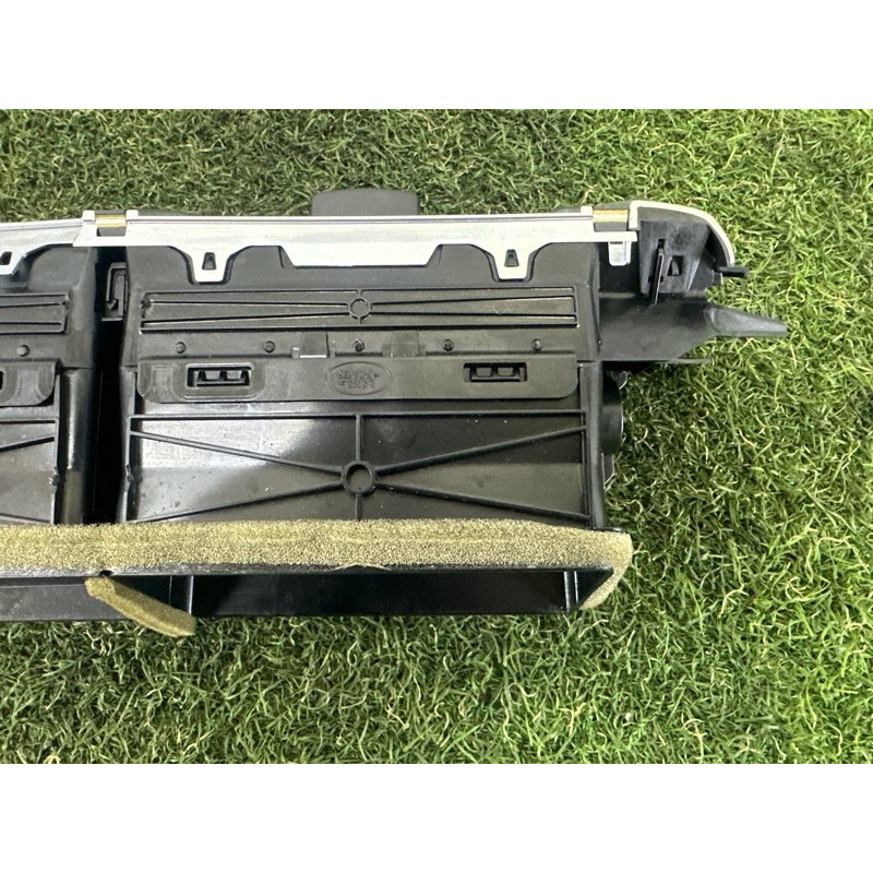 Центральный дефлектор салона (салон) LAND ROVER Range Rover L405 2016 5.0 LR070448