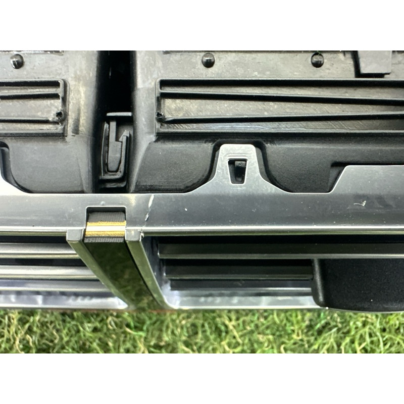 Центральный дефлектор салона (салон) LAND ROVER Range Rover L405 2016 5.0 LR070448