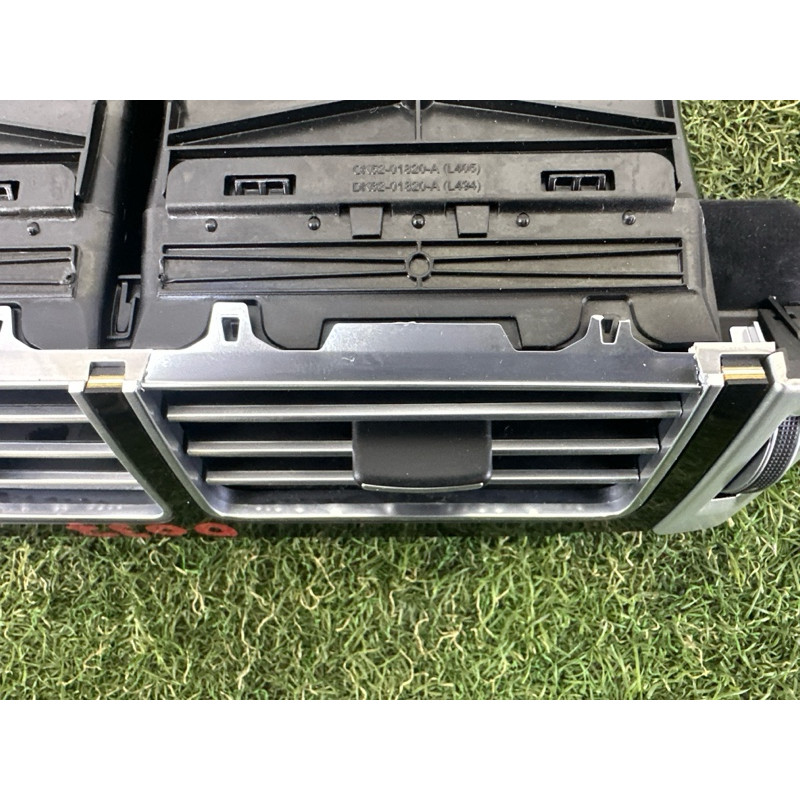 Центральный дефлектор салона (салон) LAND ROVER Range Rover L405 2016 5.0 LR070448