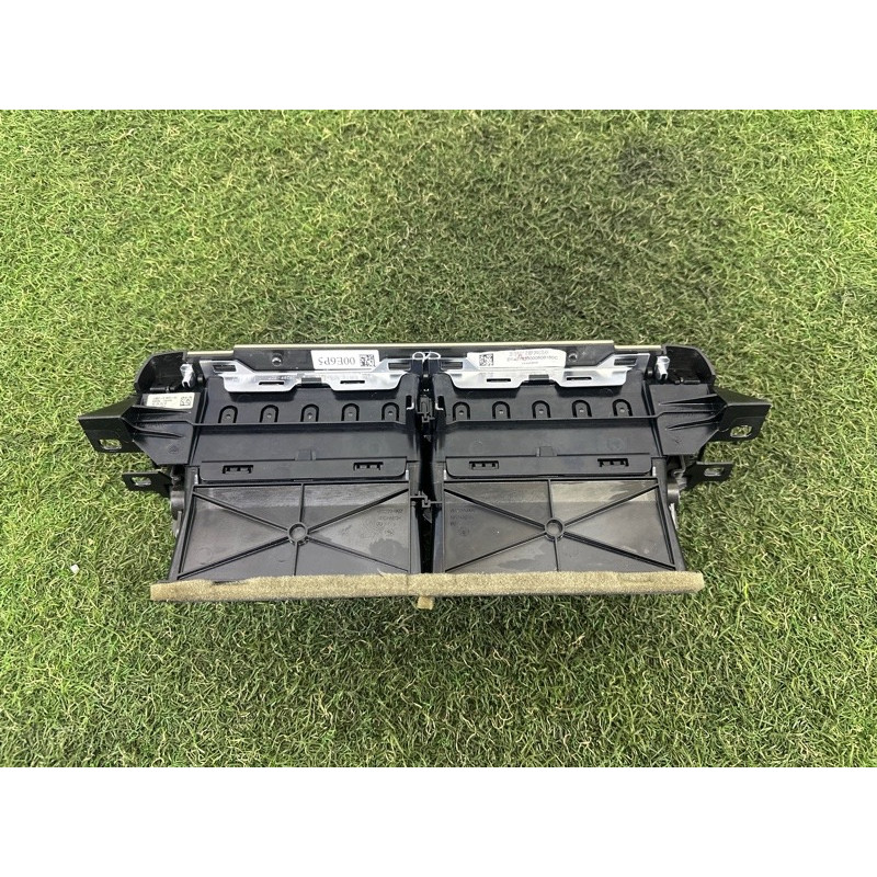 Центральный дефлектор салона (салон) LAND ROVER Range Rover L405 2016 5.0 LR070448