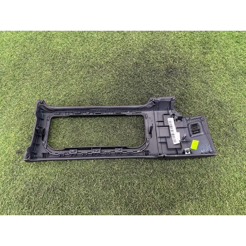 Декоративная накладка торпедо (салон) LAND ROVER Range Rover L405 2016 5.0 LR035394