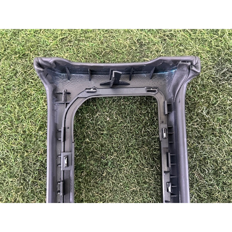 Декоративная накладка торпедо (салон) LAND ROVER Range Rover L405 2016 5.0 LR035394