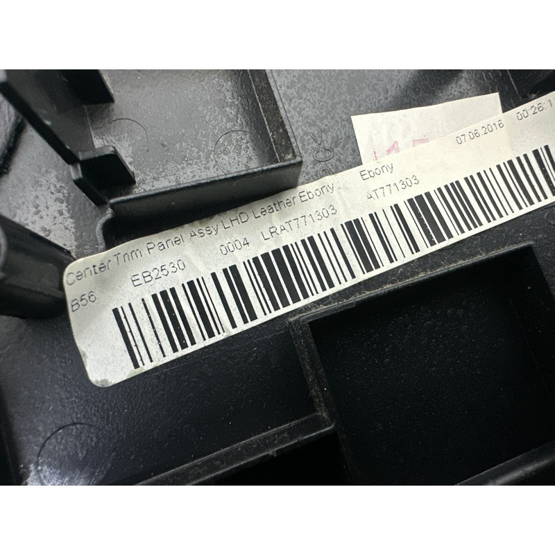 Декоративная накладка торпедо (салон) LAND ROVER Range Rover L405 2016 5.0 LR035394