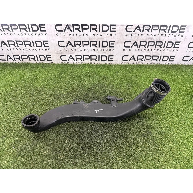 Патрубок воздушного фильтра (впускная система) BMW 3-series E90 2010 3.0 N54 13717556550