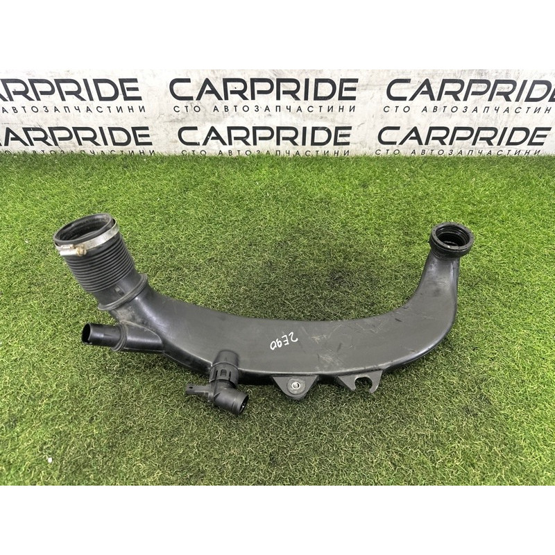 Патрубок воздушного фильтра (впускная система) BMW 3-series E90 2010 3.0 N54 13717556550