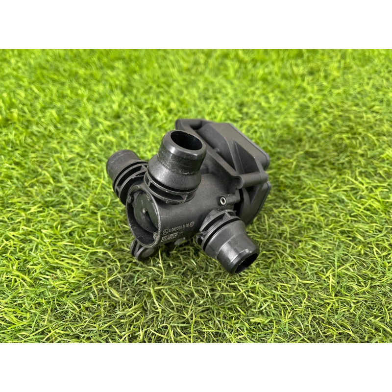 Клапан системы охлаждения (электрика / кнопки) Mercedes-Benz EQB 350 X243 2022 A0005061400