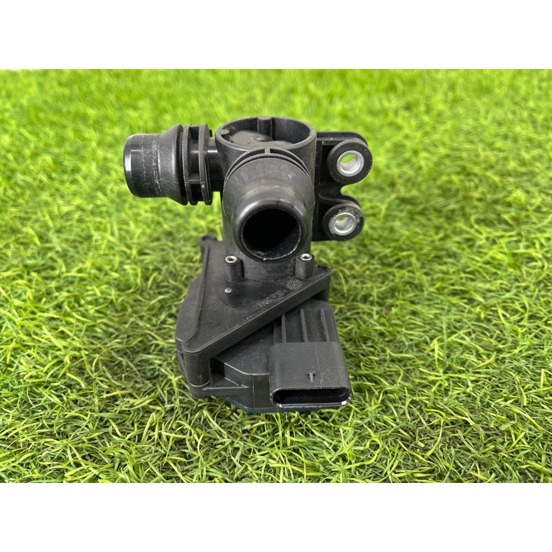 Клапан системы охлаждения (электрика / кнопки) Mercedes-Benz EQB 350 X243 2022 A0005061400