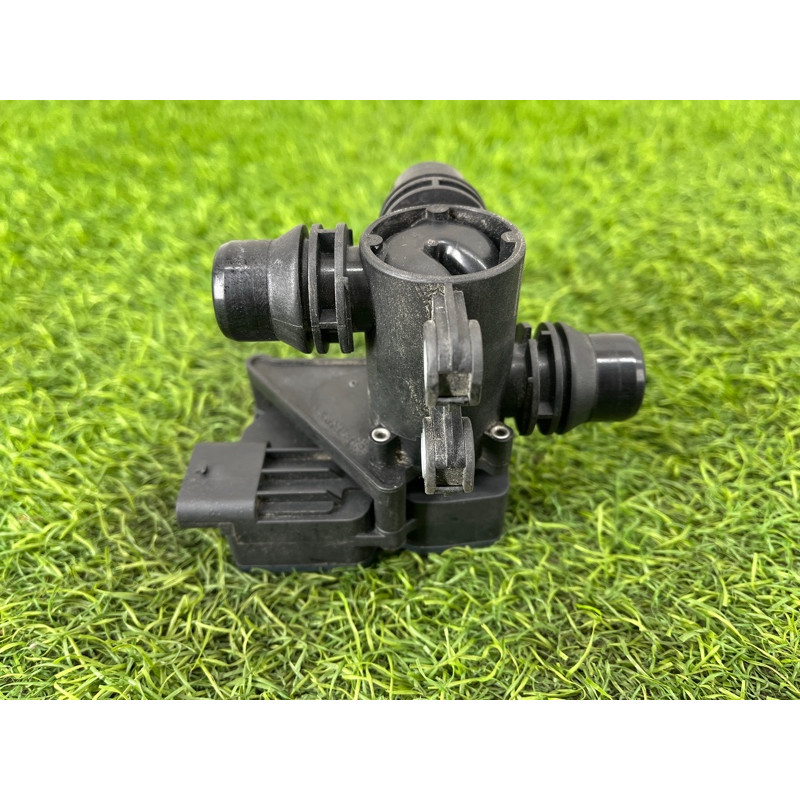 Клапан системы охлаждения (электрика / кнопки) Mercedes-Benz EQB 350 X243 2022 A0005061400