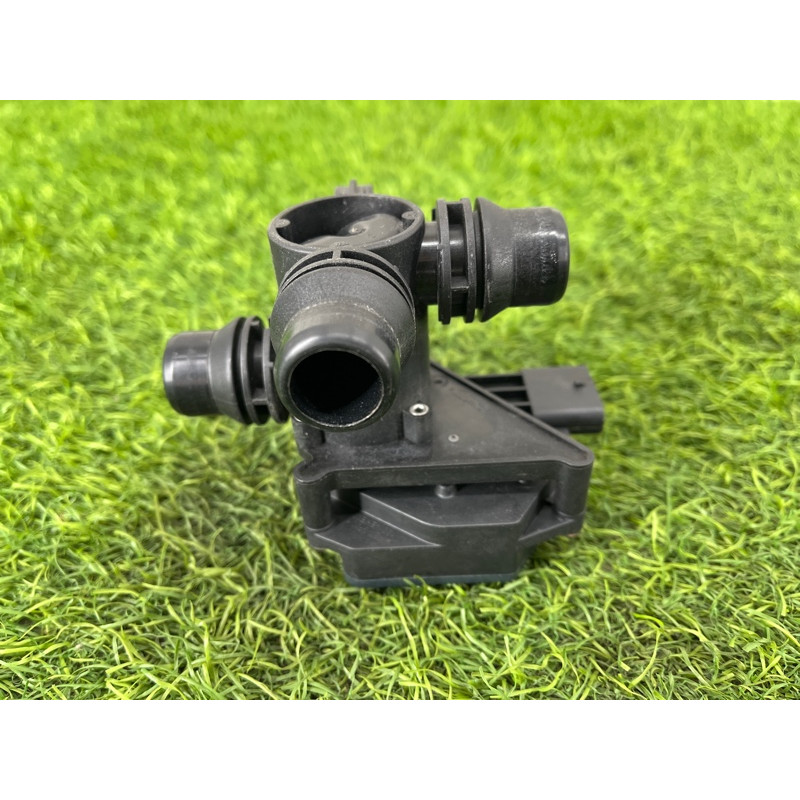 Клапан системы охлаждения (электрика / кнопки) Mercedes-Benz EQB 350 X243 2022 A0005061400