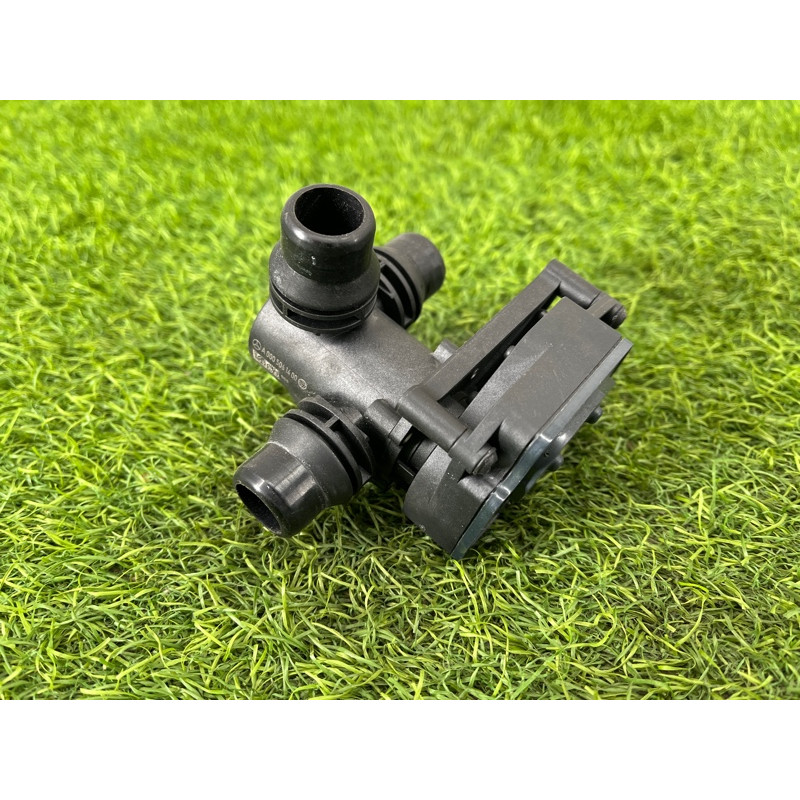 Клапан системы охлаждения (электрика / кнопки) Mercedes-Benz EQB 350 X243 2022 A0005061400