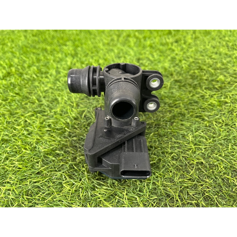 Клапан системы охлаждения (электрика / кнопки) Mercedes-Benz EQB 350 X243 2022 A0005061400