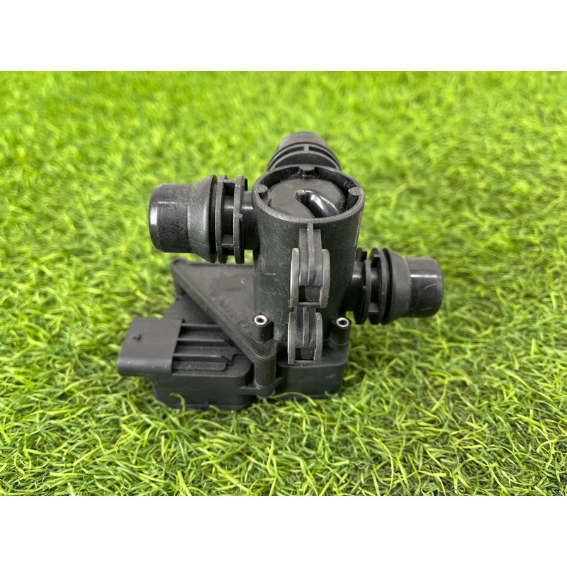 Клапан системы охлаждения (электрика / кнопки) Mercedes-Benz EQB 350 X243 2022 A0005061400