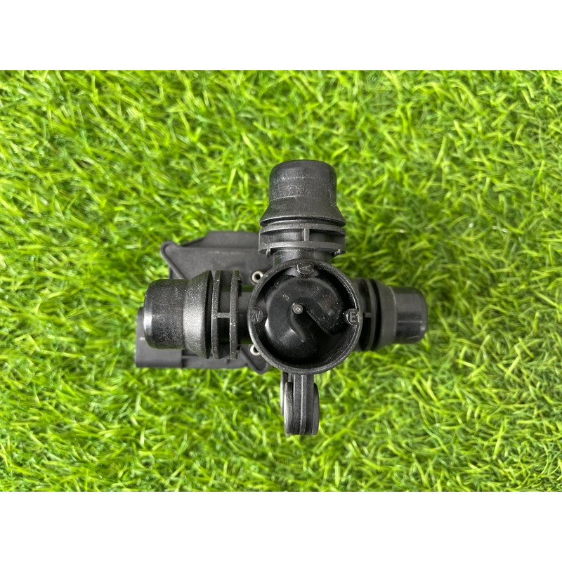 Клапан системы охлаждения (электрика / кнопки) Mercedes-Benz EQB 350 X243 2022 A0005061400