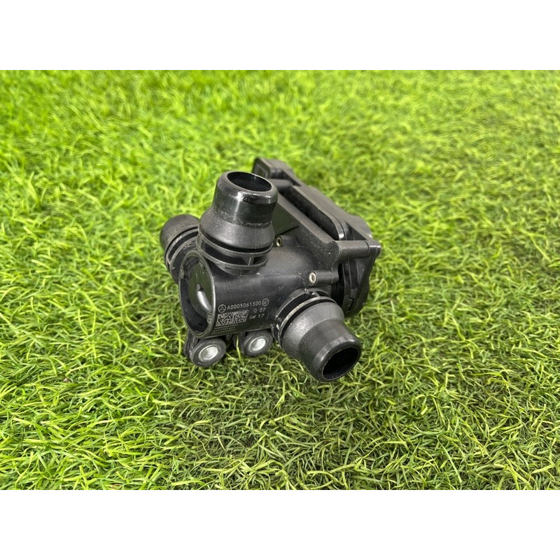 Клапан системы охлаждения (электрика / кнопки) Mercedes-Benz EQB 350 X243 2022 A0005061500