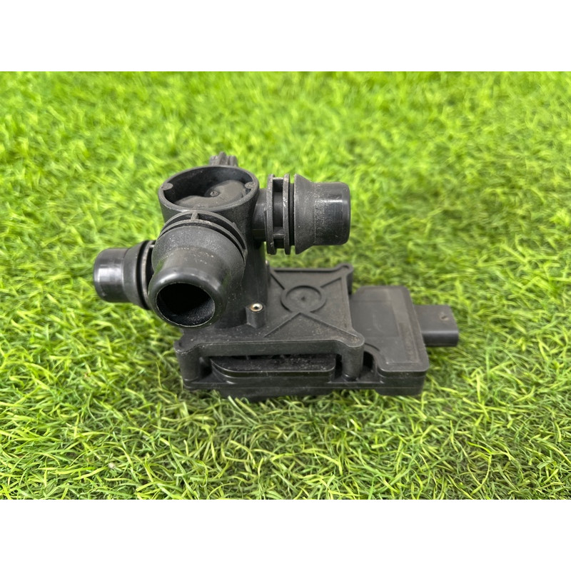 Клапан системы охлаждения (электрика / кнопки) Mercedes-Benz EQB 350 X243 2022 A0005061500