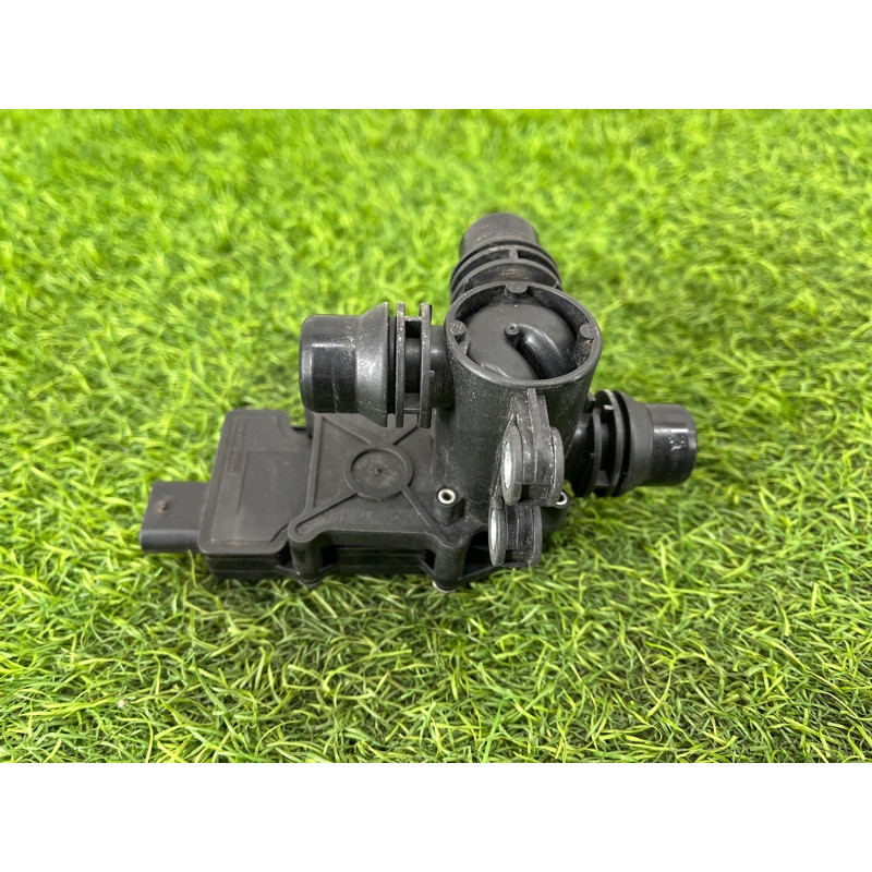 Клапан системы охлаждения (электрика / кнопки) Mercedes-Benz EQB 350 X243 2022 A0005061500