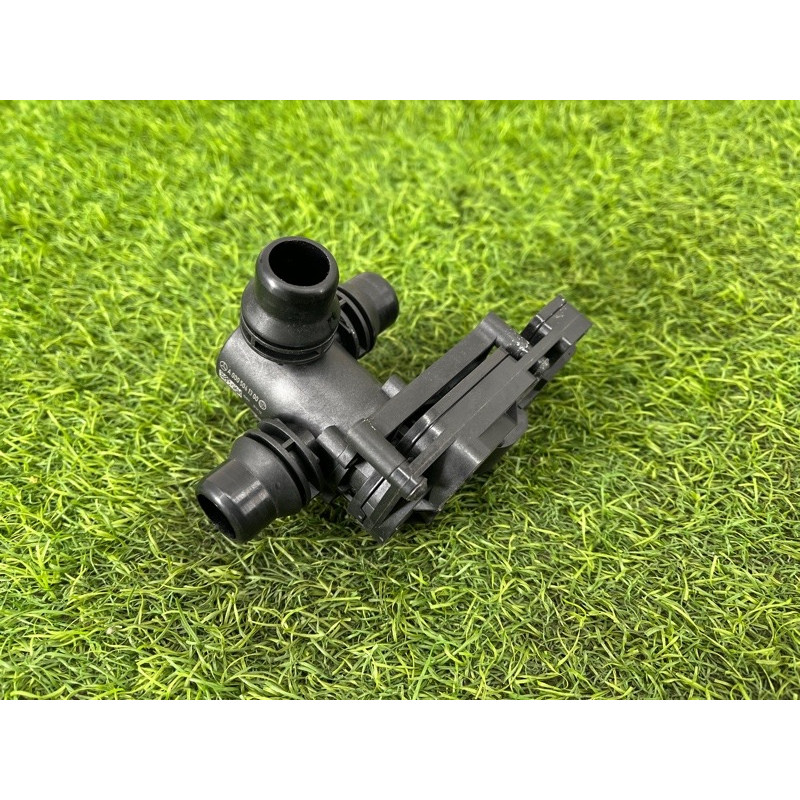 Клапан системы охлаждения (электрика / кнопки) Mercedes-Benz EQB 350 X243 2022 A0005061500