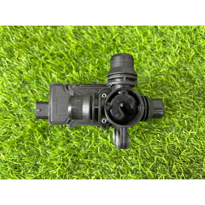 Клапан системы охлаждения (электрика / кнопки) Mercedes-Benz EQB 350 X243 2022 A0005061500