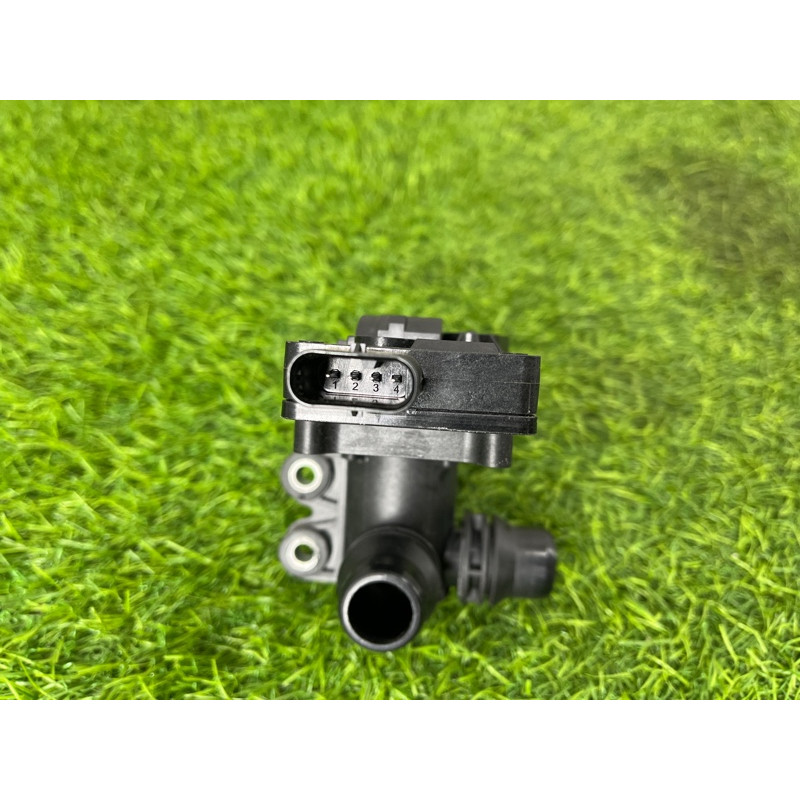 Клапан системы охлаждения (электрика / кнопки) Mercedes-Benz EQB 350 X243 2022 A0005061500