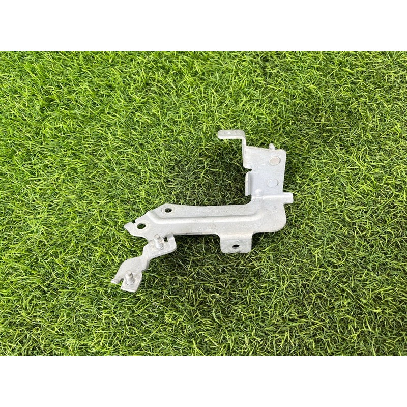 Кронштейн дополнительного насоса ОЖ (кронштейны двигателя) Mercedes-Benz EQB 350 X243 2022 A2435040900