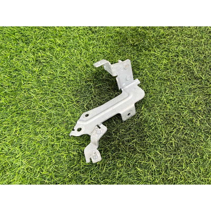 Кронштейн дополнительного насоса ОЖ (кронштейны двигателя) Mercedes-Benz EQB 350 X243 2022 A2435040900