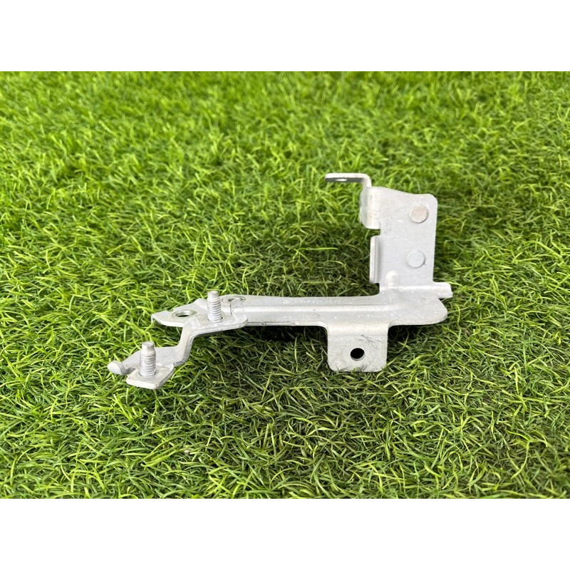 Кронштейн дополнительного насоса ОЖ (кронштейны двигателя) Mercedes-Benz EQB 350 X243 2022 A2435040900