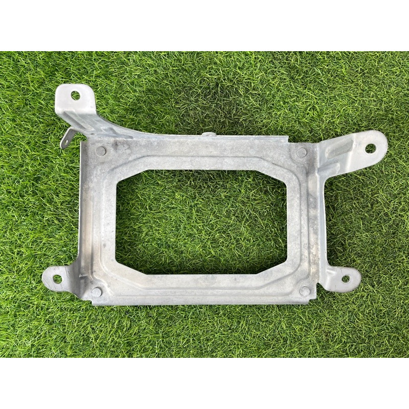 Кронштейн инвертора (электрика) Mercedes-Benz EQB 350 X243 2022 A2435452100