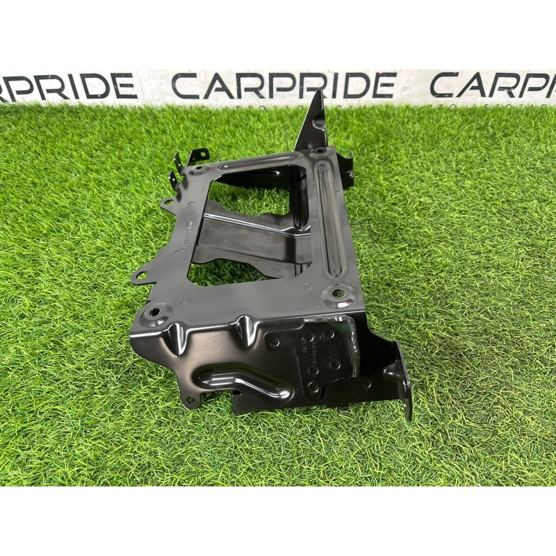 Кронштейн инвертора (электрика) Mercedes-Benz EQB 350 X243 2022 A2433451900