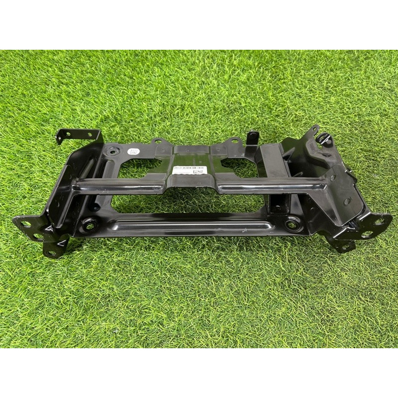 Кронштейн инвертора (электрика) Mercedes-Benz EQB 350 X243 2022 A2433451900