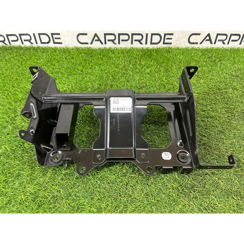 Кронштейн инвертора (электрика) Mercedes-Benz EQB 350 X243 2022 A2433451900