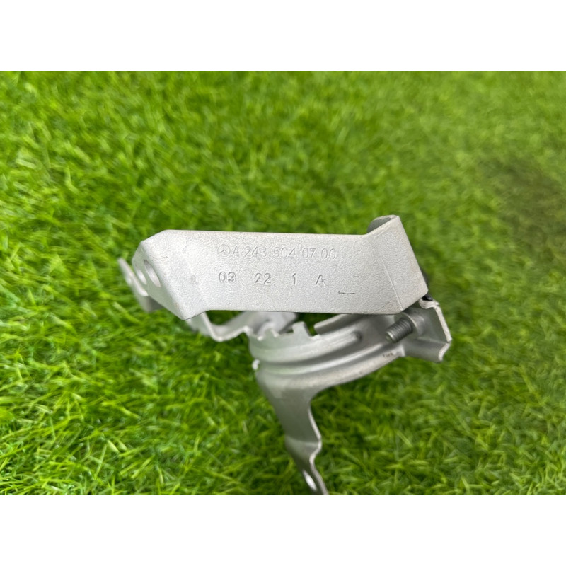 Кронштейн дополнительного насоса ОЖ (кронштейны двигателя) Mercedes-Benz EQB 350 X243 2022 A2435040700