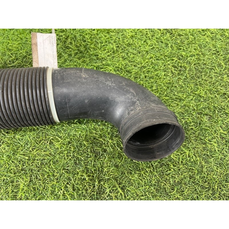 Патрубок повітряного фільтра (подача палива) Opel SIGNUM 1 2006 2.2 YH 09231937