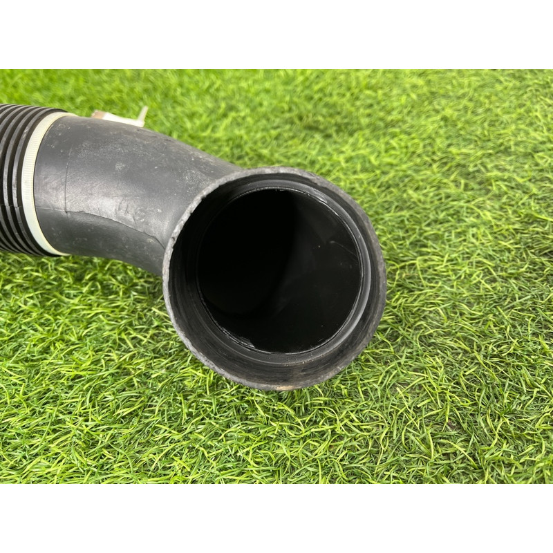 Патрубок повітряного фільтра (подача палива) Opel SIGNUM 1 2006 2.2 YH 09231937