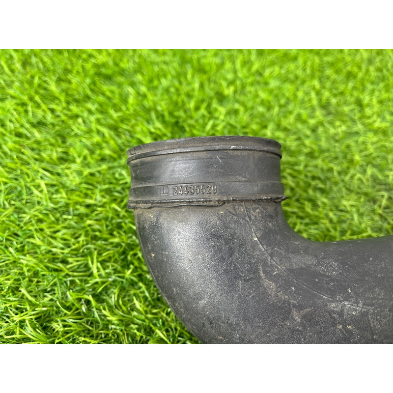 Патрубок повітряного фільтра (подача палива) Opel SIGNUM 1 2006 2.2 YH 09231937