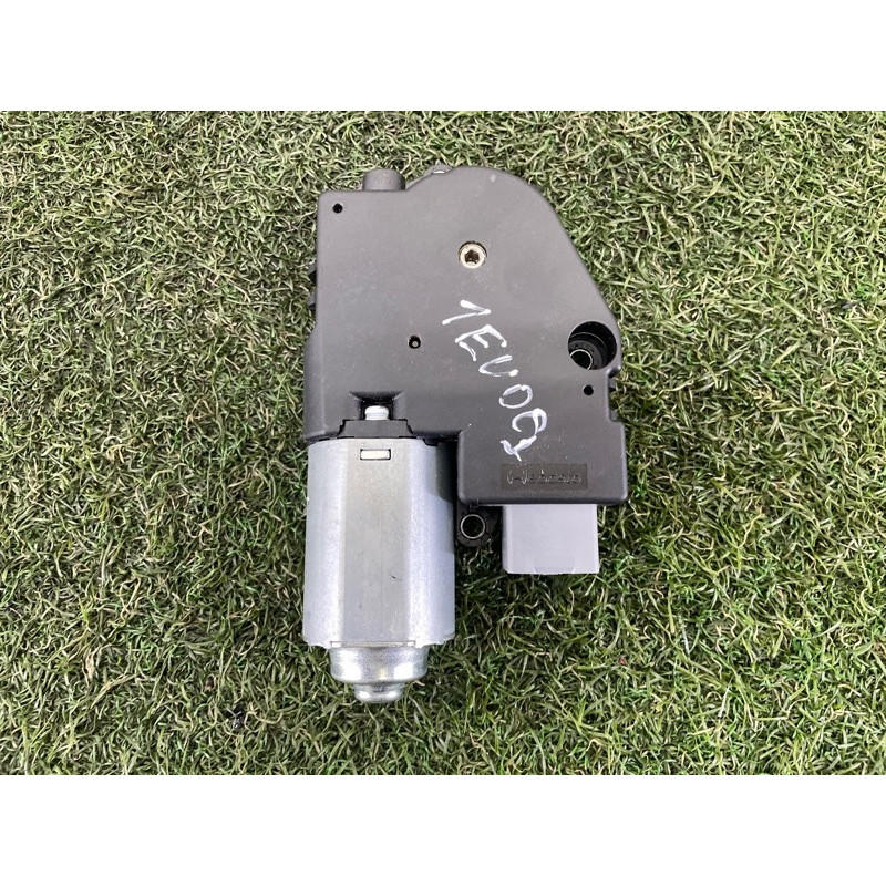 Мотор люка (электрика) LAND ROVER Range Rover Evoque L538 2016 2.0 LR128434