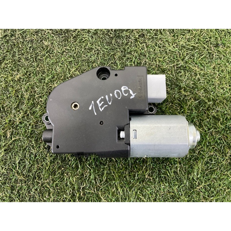 Мотор люка (электрика) LAND ROVER Range Rover Evoque L538 2016 2.0 LR128434