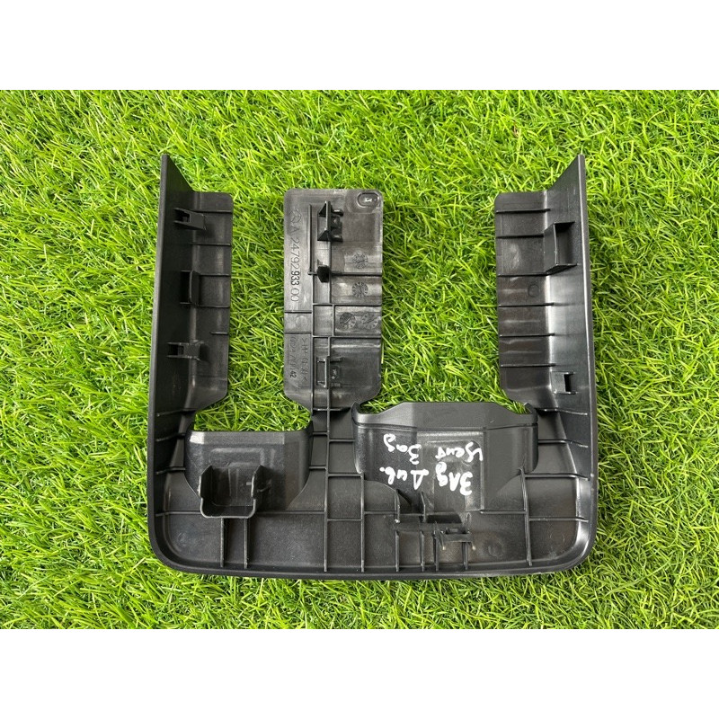 Заглушка сидіння (салон) Mercedes-Benz EQB 350 X243 2022 A2479293300