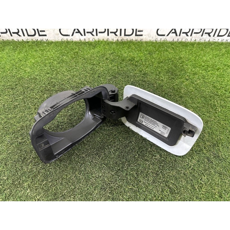Лючок топливного бака (кузов и элементы) AUDI A4 B8 2013 2.0 TFSI 8K0809999A