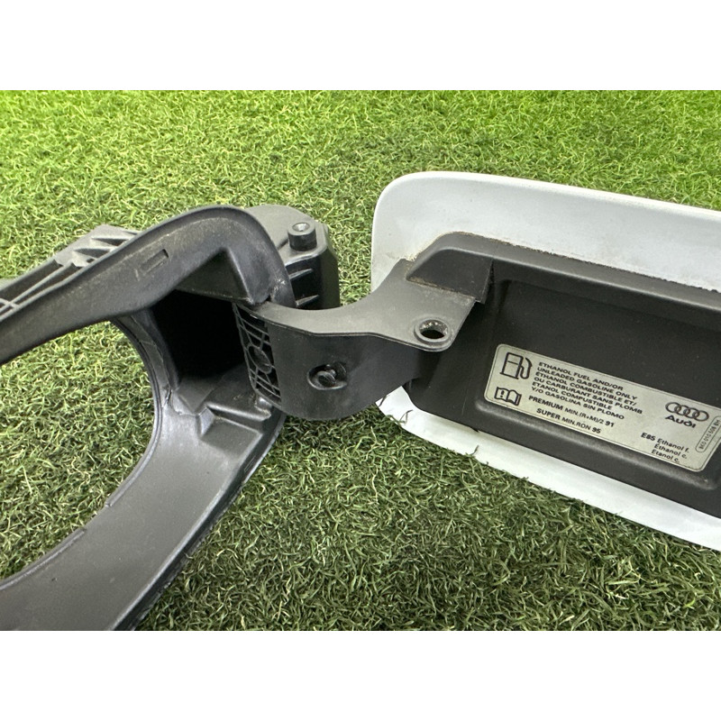 Лючок топливного бака (кузов и элементы) AUDI A4 B8 2013 2.0 TFSI 8K0809999A