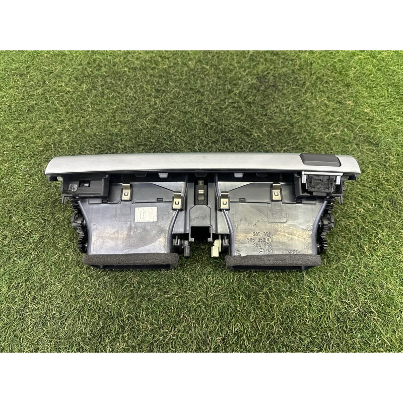 Центральный дефлектор салона (салон) BMW X5 E70 2012 3.0 N55B30 64229220101